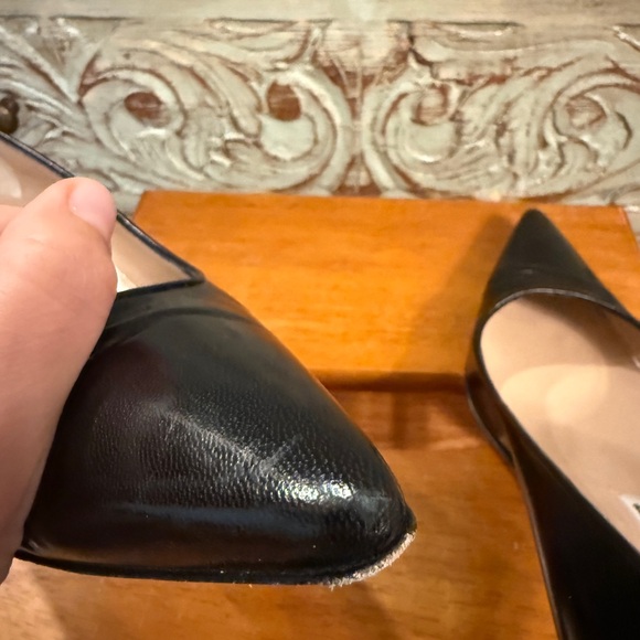 Manolo Blahnik 70mm Point Toe Black Leather Pump - Picture 6 of 15